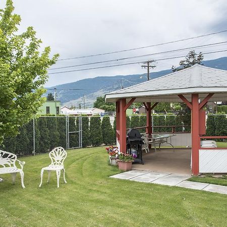 Maple Leaf Motel Inn Towne Osoyoos Ngoại thất bức ảnh