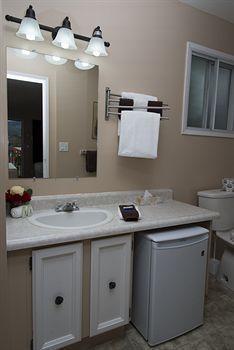 Maple Leaf Motel Inn Towne Osoyoos Ngoại thất bức ảnh