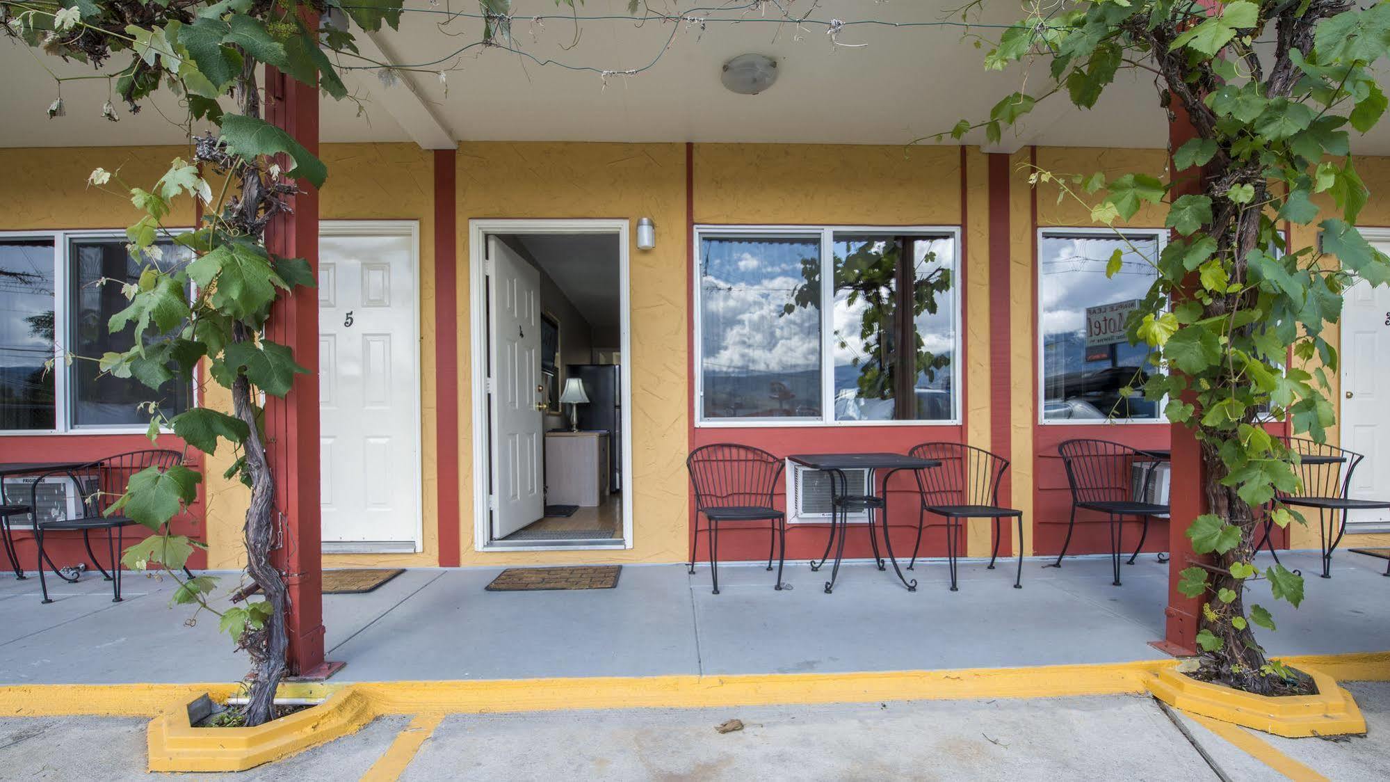 Maple Leaf Motel Inn Towne Osoyoos Ngoại thất bức ảnh