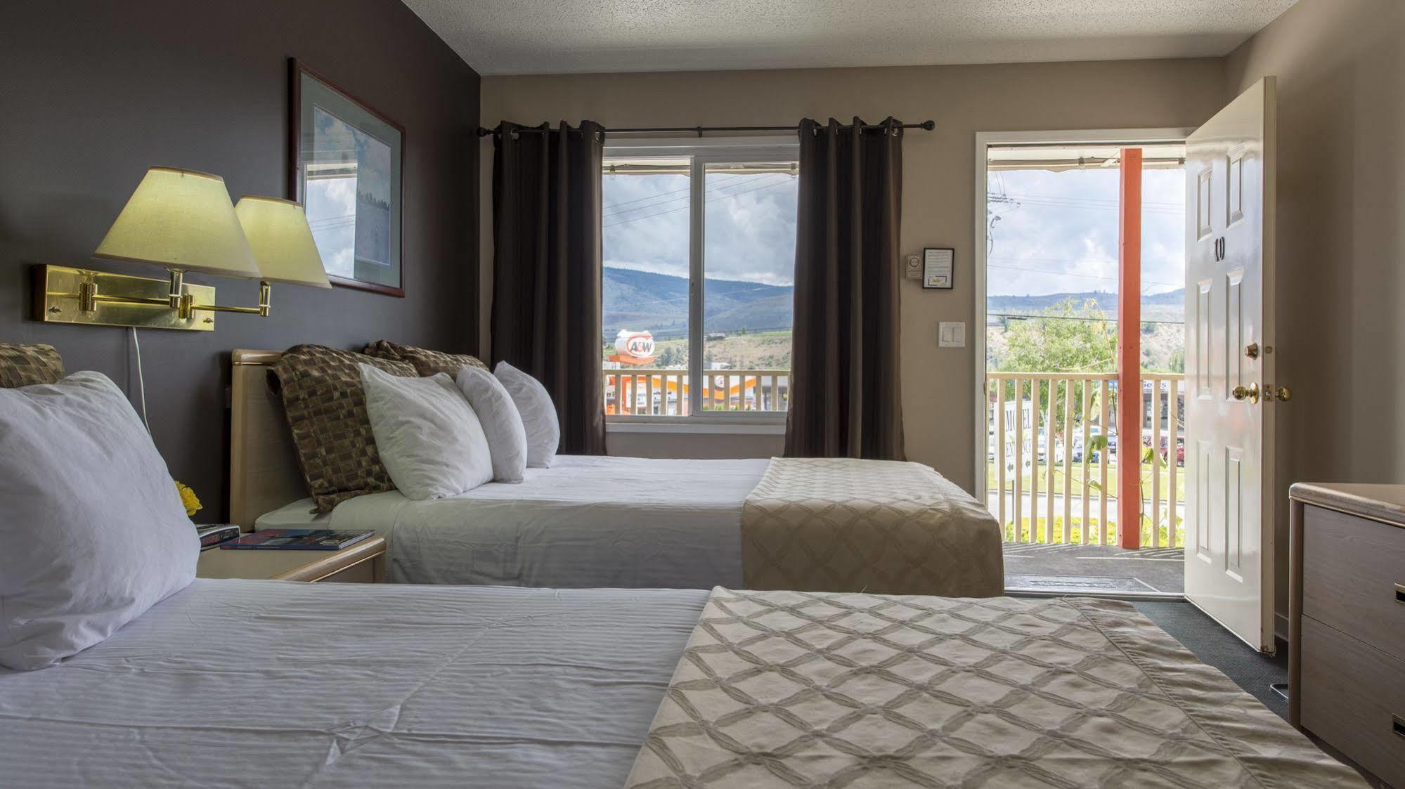 Maple Leaf Motel Inn Towne Osoyoos Ngoại thất bức ảnh