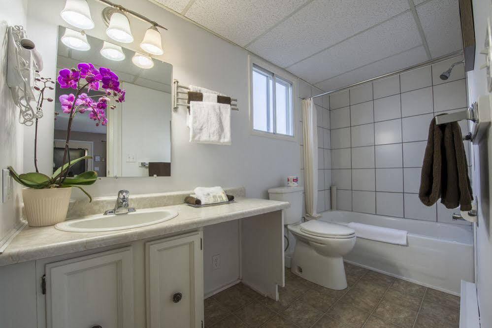 Maple Leaf Motel Inn Towne Osoyoos Ngoại thất bức ảnh
